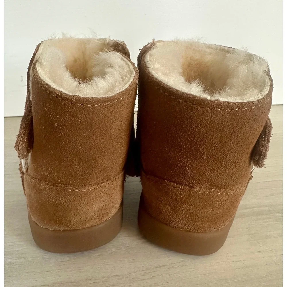 Kids baby UGG Australia Brown Suede Sheepskin Lined Boots Size 2